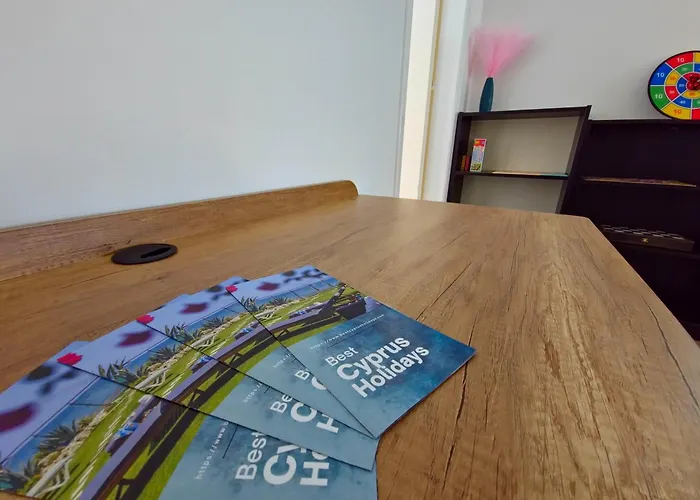 Oroklini Star 200metres From The Sandy Apartamento Lárnaca