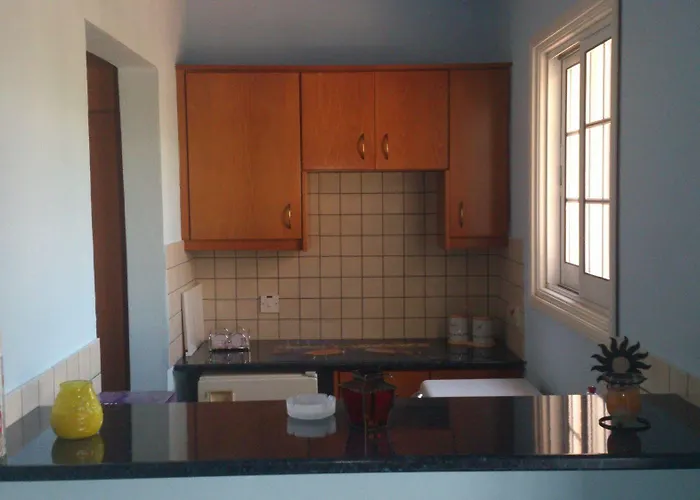 Oroklini Star 200metres From The Sandy Apartamento Lárnaca