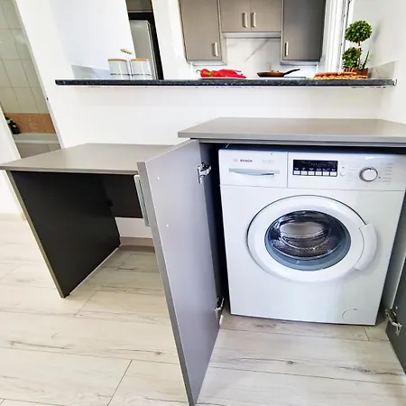 Oroklini Star 200metres From The Sandy Lejlighed Larnaca