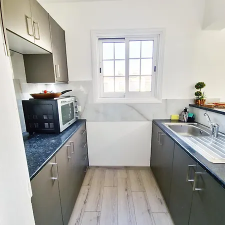 Oroklini Star 200metres From The Sandy דירה לרנקה