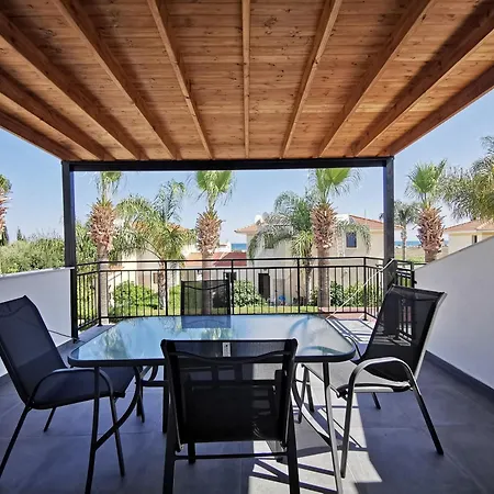 Oroklini Star 200metres From The Sandy דירה *