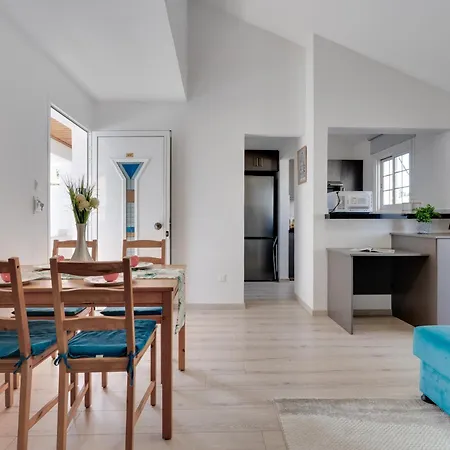 Oroklini Star 200metres From The Sandy Appartamento Larnaca