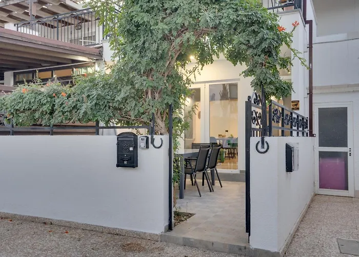 Oroklini Star 200metres From The Sandy Apartmán *