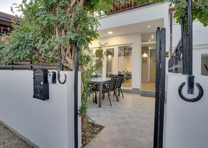 Oroklini Star 200metres From The Sandy *