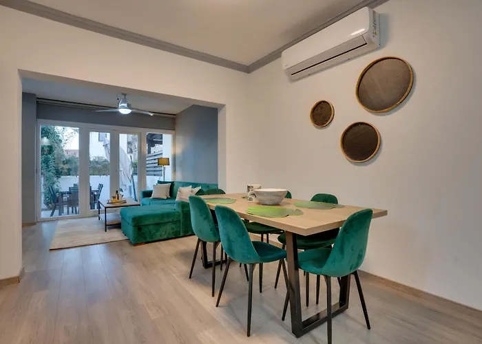 Oroklini Star 200metres From The Sandy Apartmán *