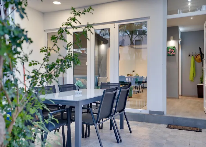 Oroklini Star 200metres From The Sandy Appartamento